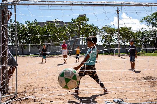 Os centros de acolhida contam com atividades protetivas e de recreação para todas as idades