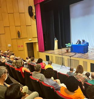 O encontro com Dom Filippo Santoro sobre o magistério do Papa Francisco (Foto: Patrícia Molina)