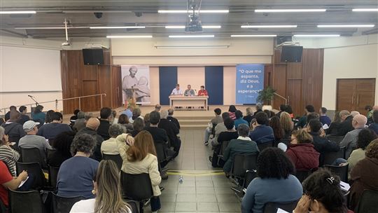 Xavier, Alexandre e Júnior durante uma das assembleias
